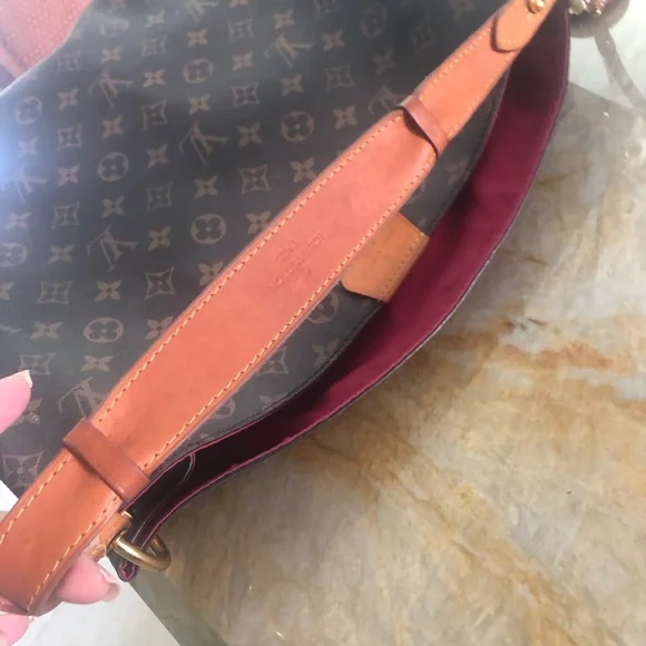 Louis Vuitton Brown and Red Shoulder Bag - Picture 2 of 11